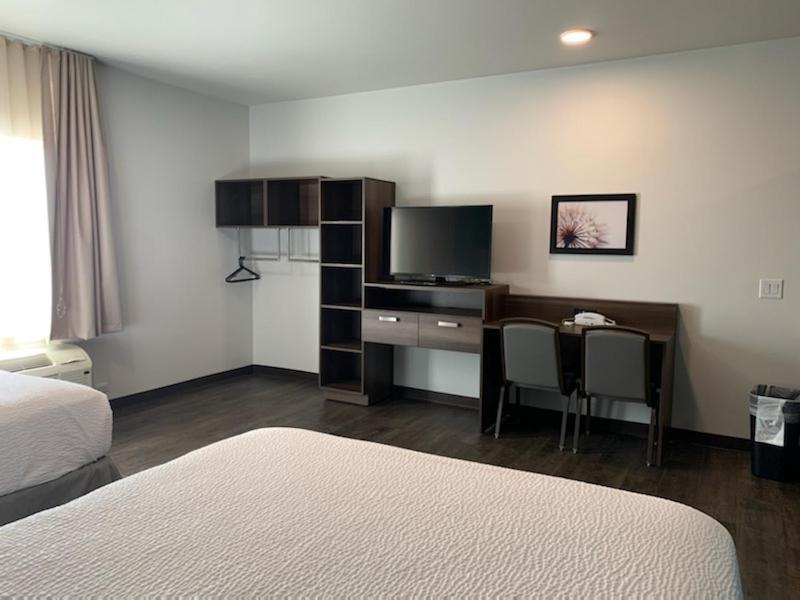 Candlewood Suites Pecos By Ihg Exterior photo