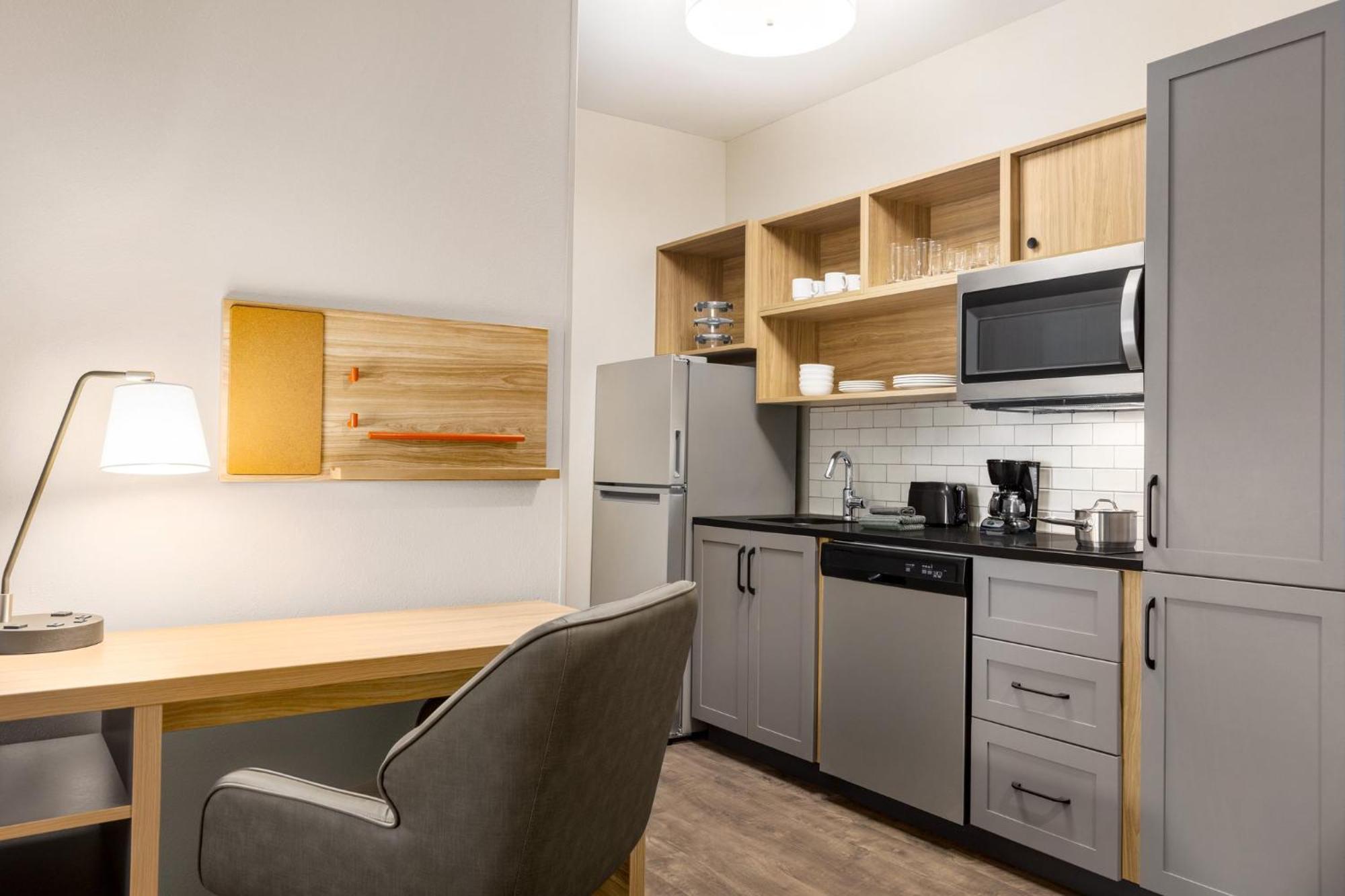 Candlewood Suites Pecos By Ihg Exterior photo