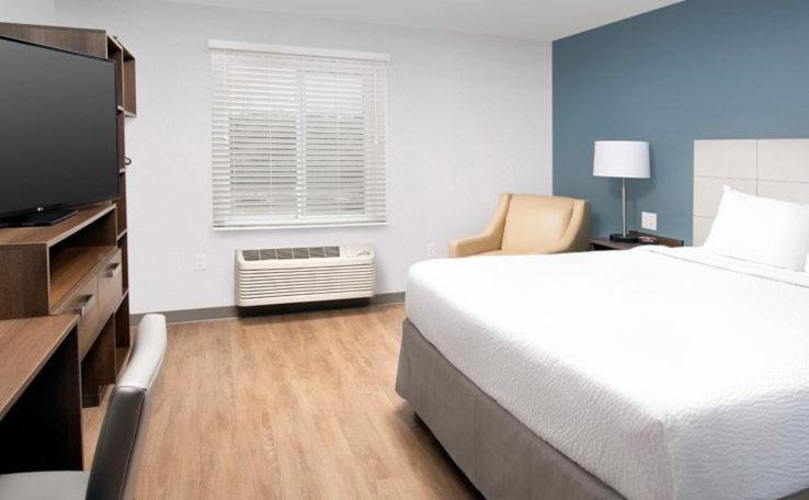 Candlewood Suites Pecos By Ihg Exterior photo